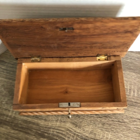 Hand Carved Double Eagle Wood Box with Key - Picture 6 of 15